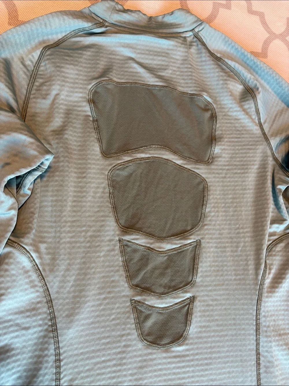 Nike Tech Men’s Thermal Base Layer in Sage Green size medium